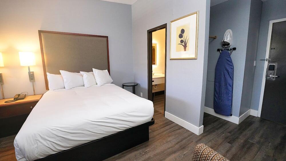 Picture of Seaside Inn & Suites