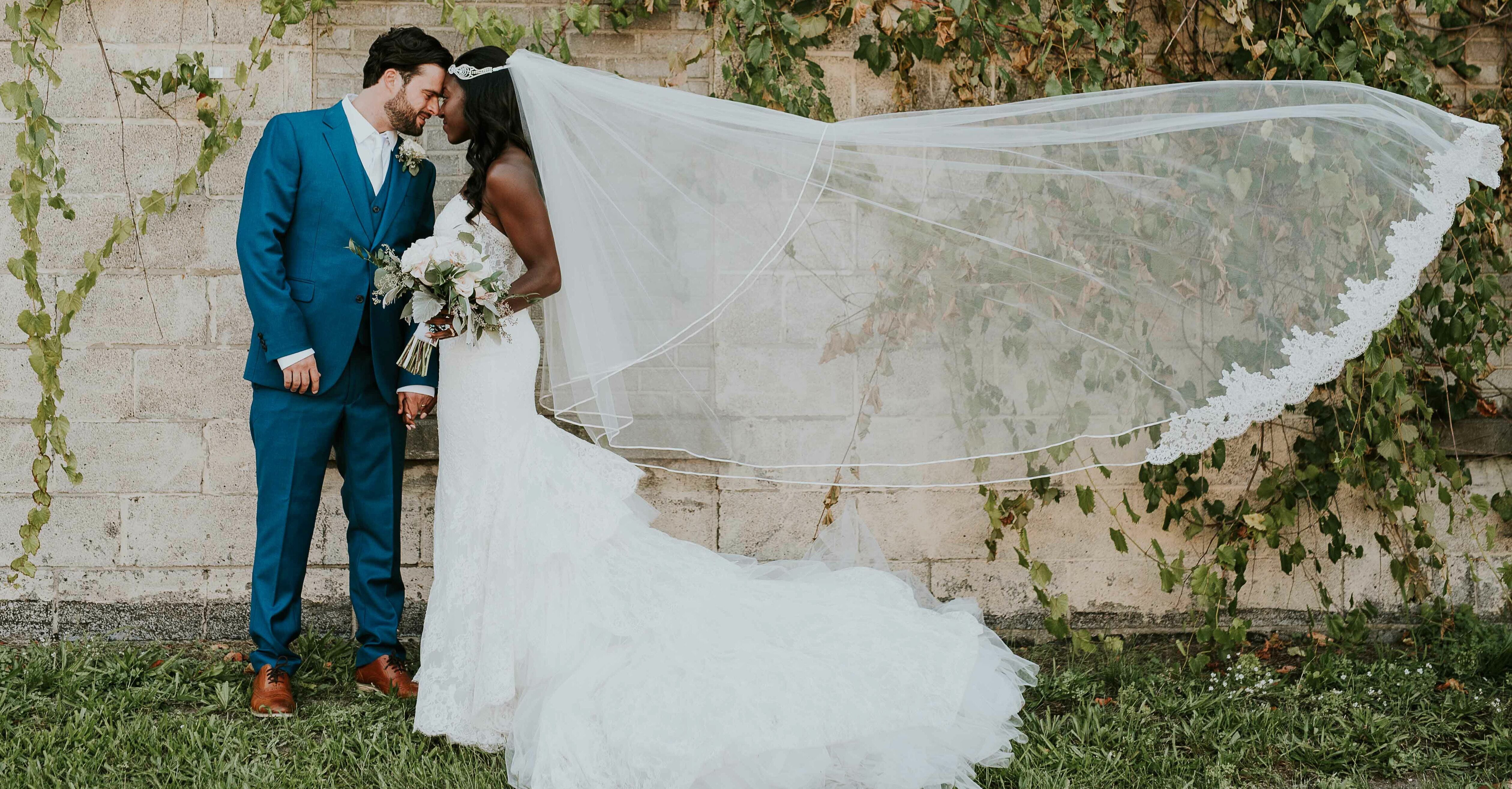 Gorgeous Scalloped Bridal Veil with Floral Lace