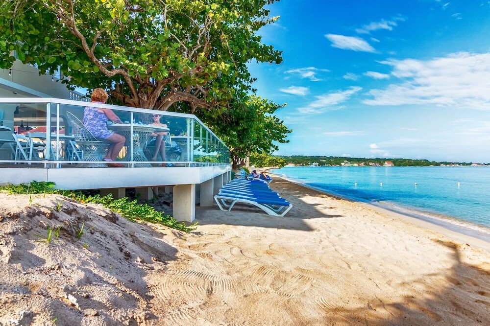 Picture of Travellers Beach Resort