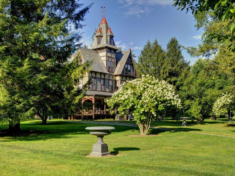 Gilden age mansion as wedding rental in upstate New York