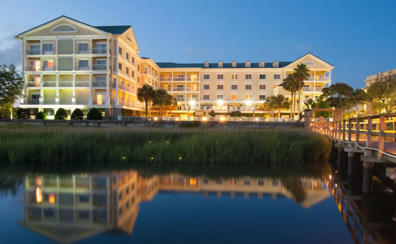 Picture of Courtyard by Marriott Charleston Waterfront