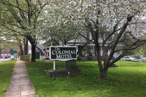 Picture of The Colonial Motel