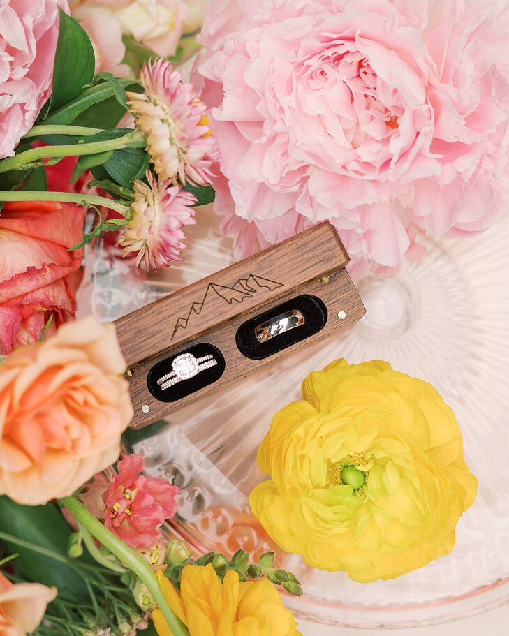 Wood Ring Box With Mountain Decoration