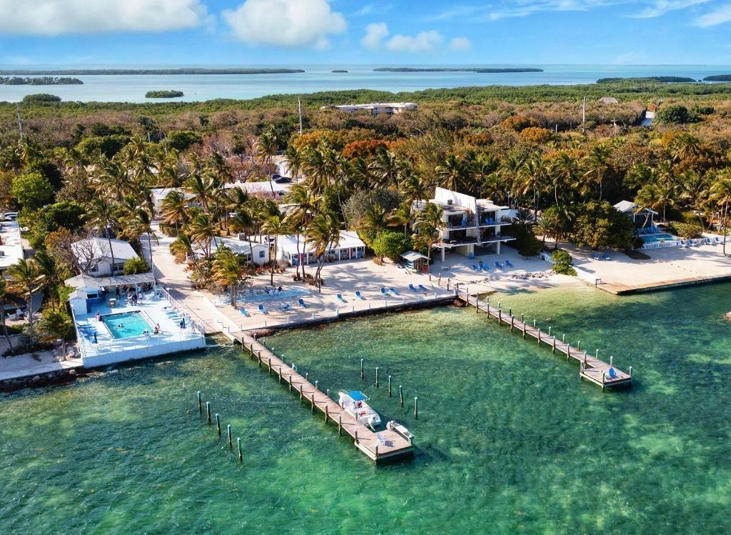 Picture of Pines and Palms Resort