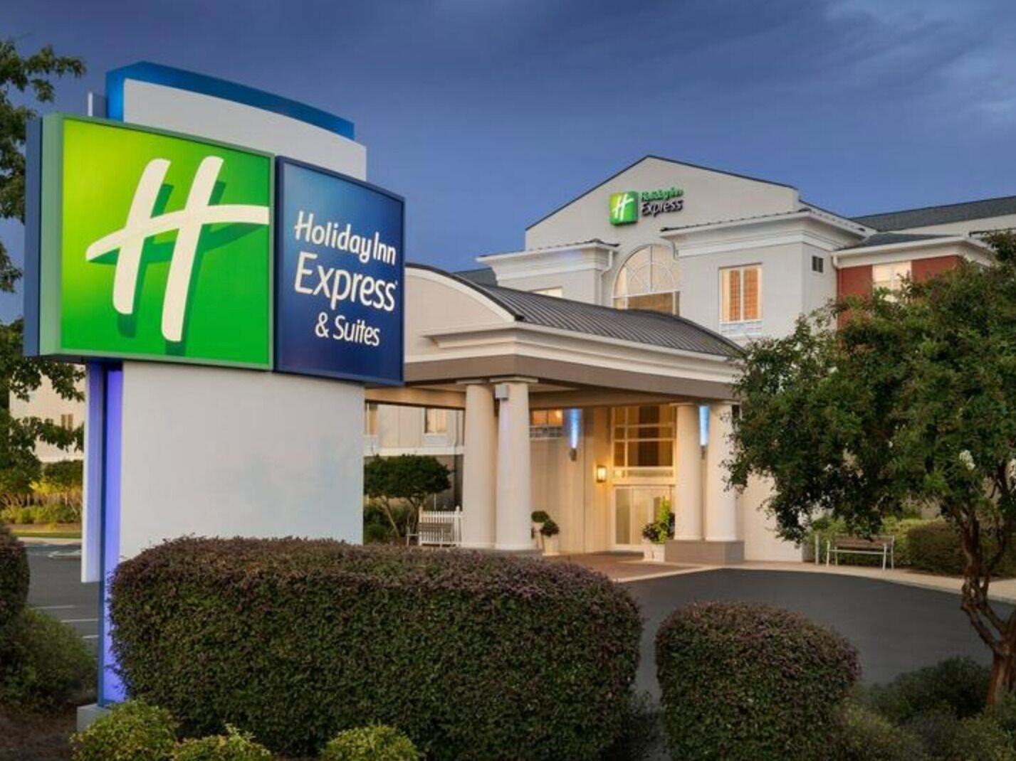 Picture of Holiday Inn Express & Suites Auburn - University Area, an IHG Hotel