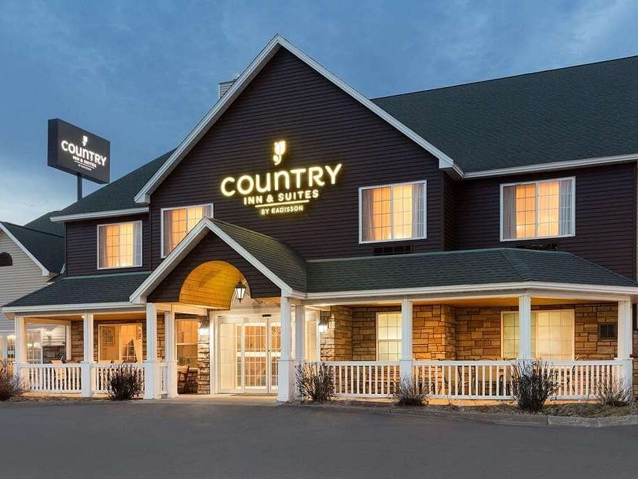 Picture of Country Inn & Suites by Radisson, Little Falls, MN