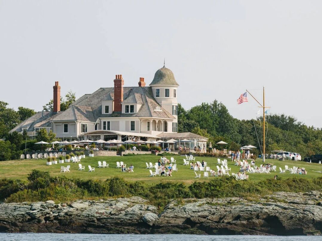 Picture of The Lawn Terrace at Castle Hill Inn