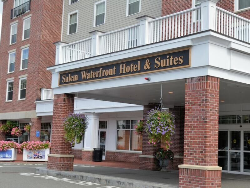 Picture of Salem Waterfront Hotel