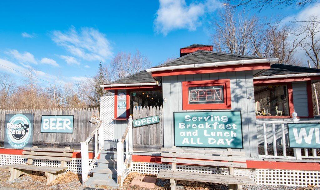 Picture of Papa Pete's Home of the Giant Pancakes