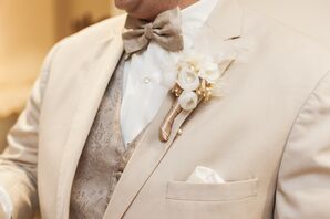 Groom’s Neutral Fabric Boutonniere With Pearls