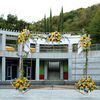 A Modern, Whimsical Wedding at the Skirball Cultural Center in Los Angeles, California