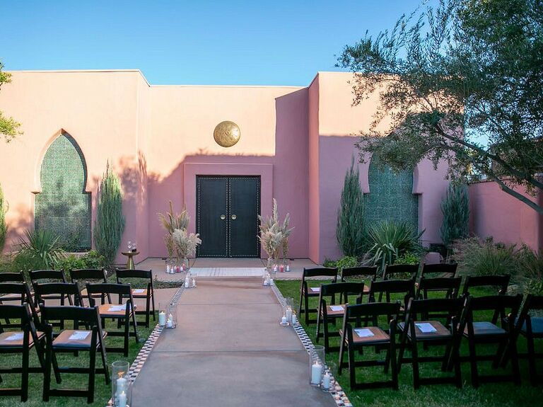 Small boutique wedding venue idea for an intimate celebration. 