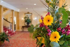 Picture of Airlie Hotel