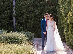 Bing and Ben honored their shared Chinese roots with a few unexpected twists at their wedding. “Think: modern romance in a Chinese restaurant,” Bing s