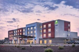 Picture of Holiday Inn Express & Suites Salem North Keizer an IHG Hotel