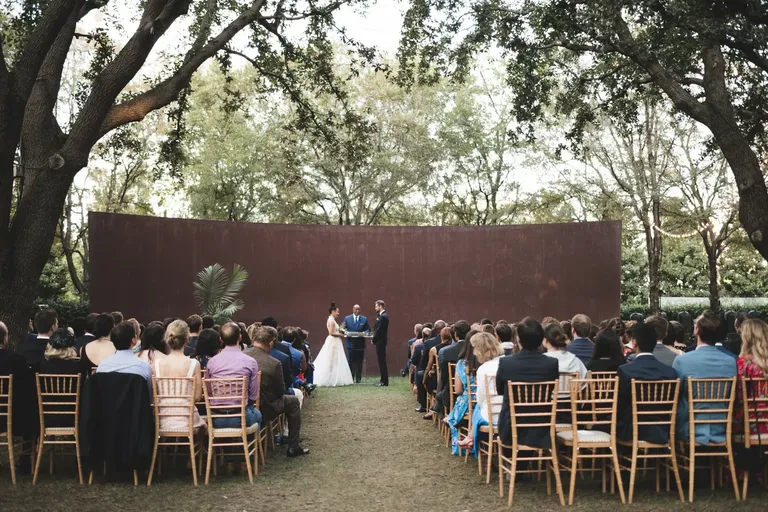 Outdoor ceremony space at Nasher Sculpture Center wedding venue in Dallas, Texas