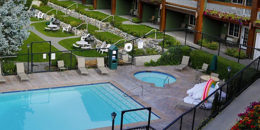 Picture of Lakeside Lodge & Suites 