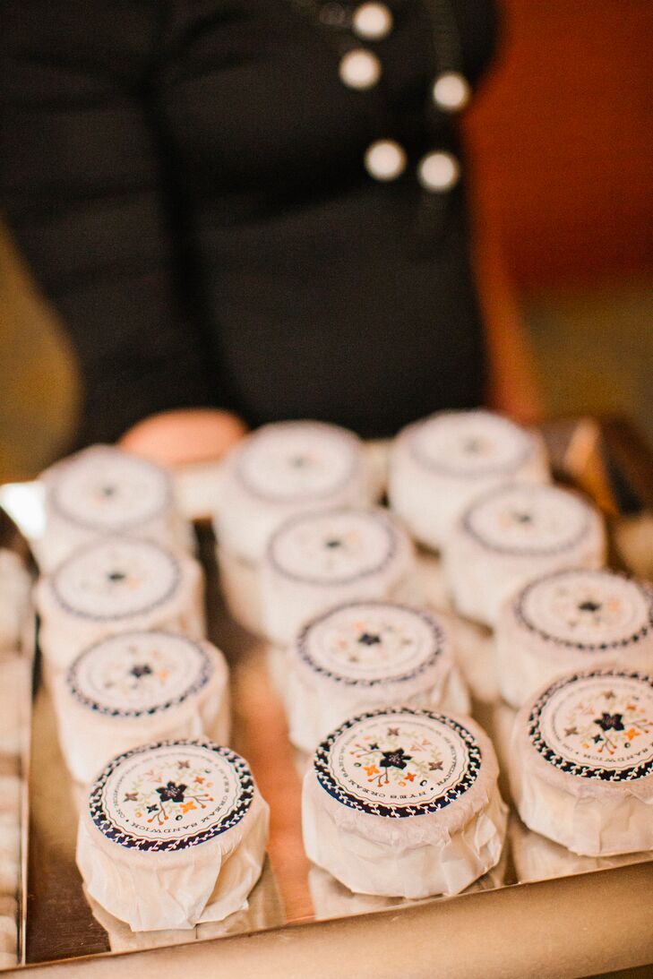 For a late-night treat, guests snacked on Nye’s Cream Sandwiches.