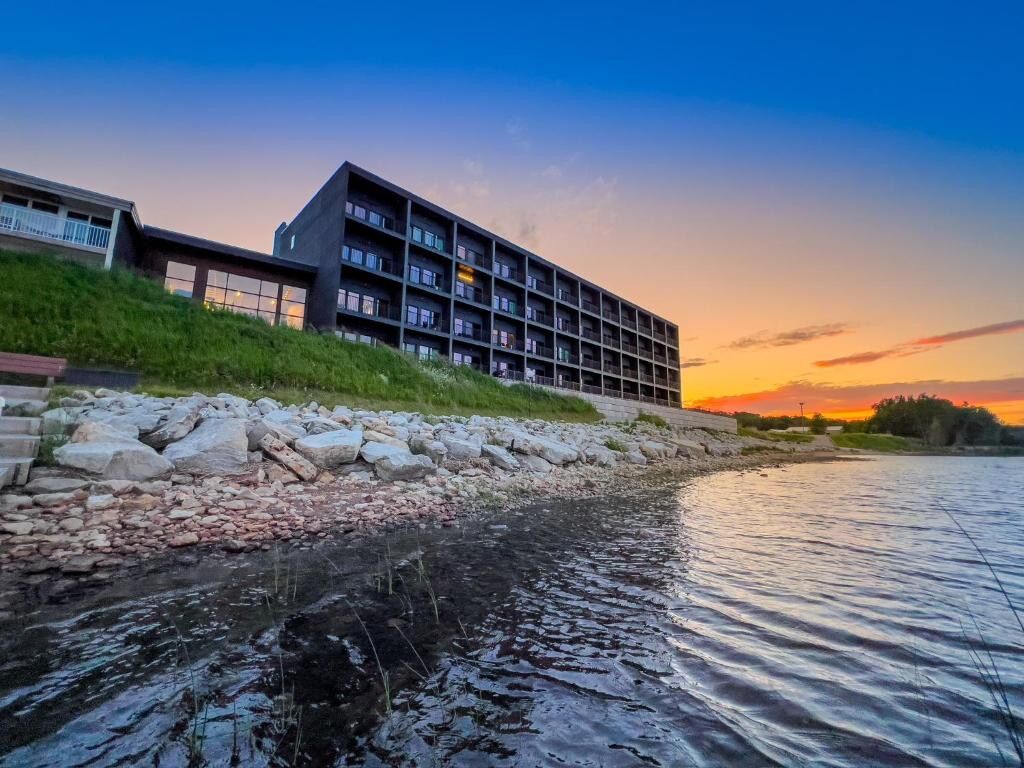 Picture of Terrace Bay Hotel