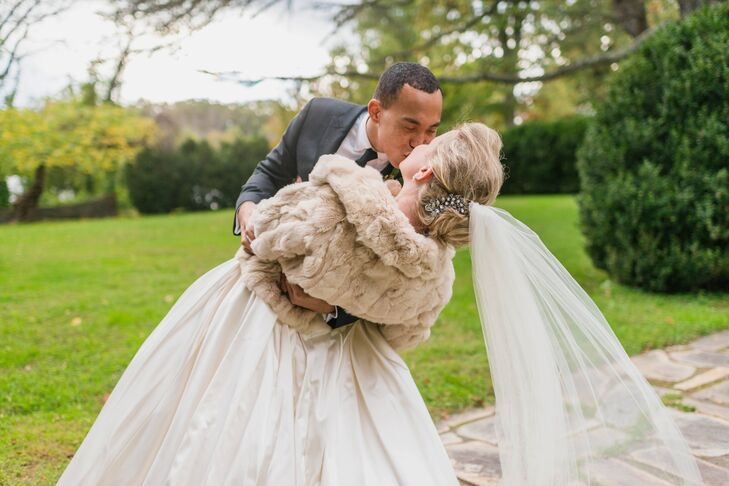 Katie paired her vintage-inspired gown with a taupe fur shrug, which added a touch of elegance and also helped her combat the chilly fall weather.