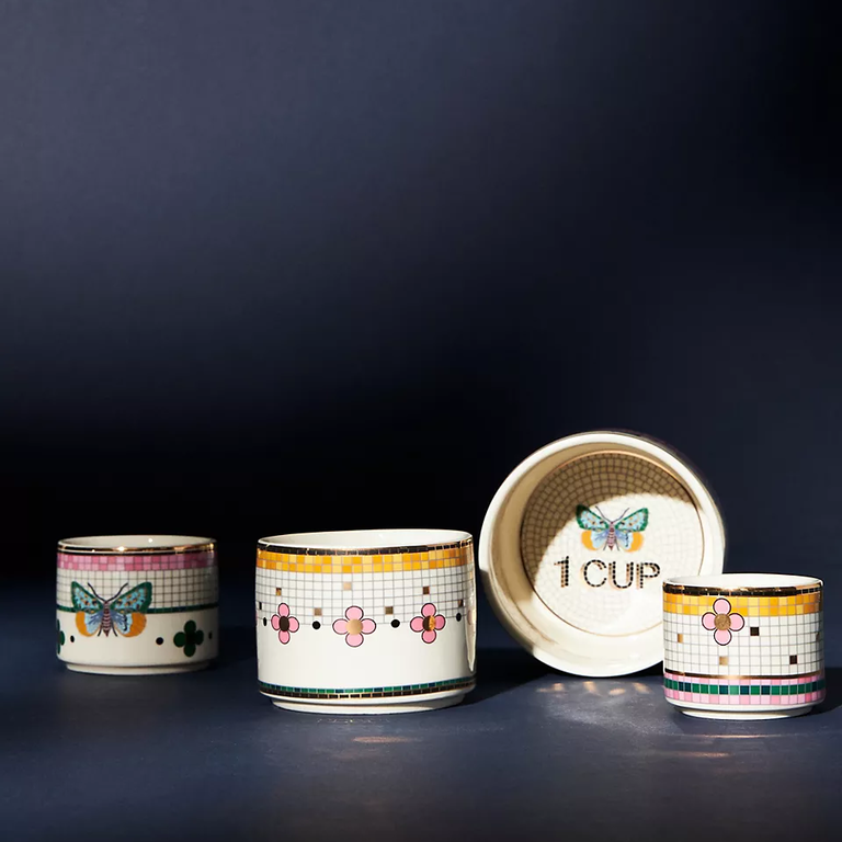 Ceramic measuring cups from Anthropologie for the best gifts for your girlfriend