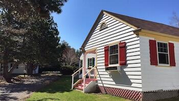 Picture of Green Gables Bungalow Court