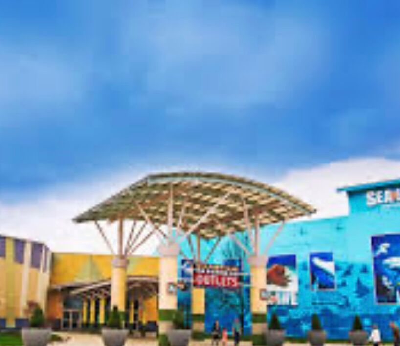 Picture of Great Lakes Crossing Outlets