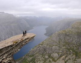 Couple gets engaged in Oslo, Norway