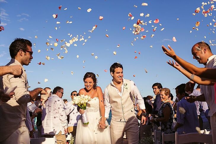 
                    Turquoise water, white sand and warm sunshine—few things are better. But to Marta Betancor (26 and a hotelier) and Jose Luis Rod