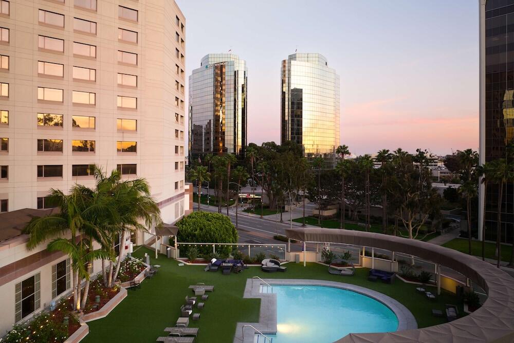 Picture of Hilton Long Beach Hotel