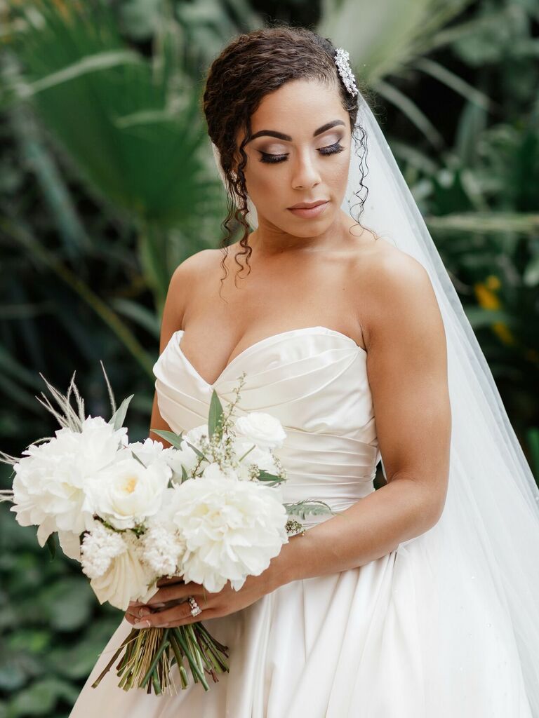 bride in wedding dress with sweetheart neckline