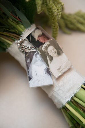 Sentimental Photos Bouquet Wrap