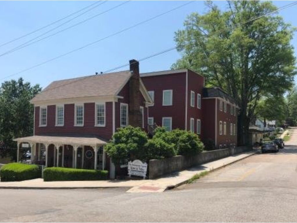 Picture of The Dahlonega Square Hotel & Villas