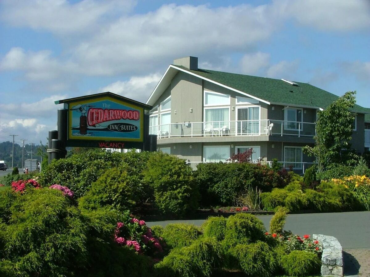 Picture of Cedarwood Inn & Suites