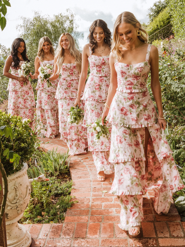 suge Joseph Banks godkende 25 Romantic Floral Bridesmaid Dresses for 2023 Weddings