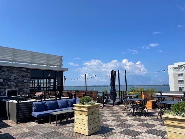 Picture of Pier 6 Rooftop Bar & Restaurant