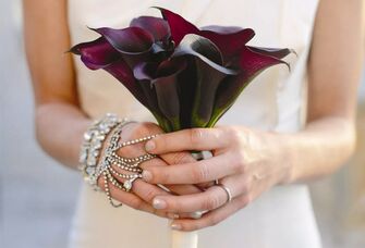 27 Lily Bouquets For Every Couple & Style