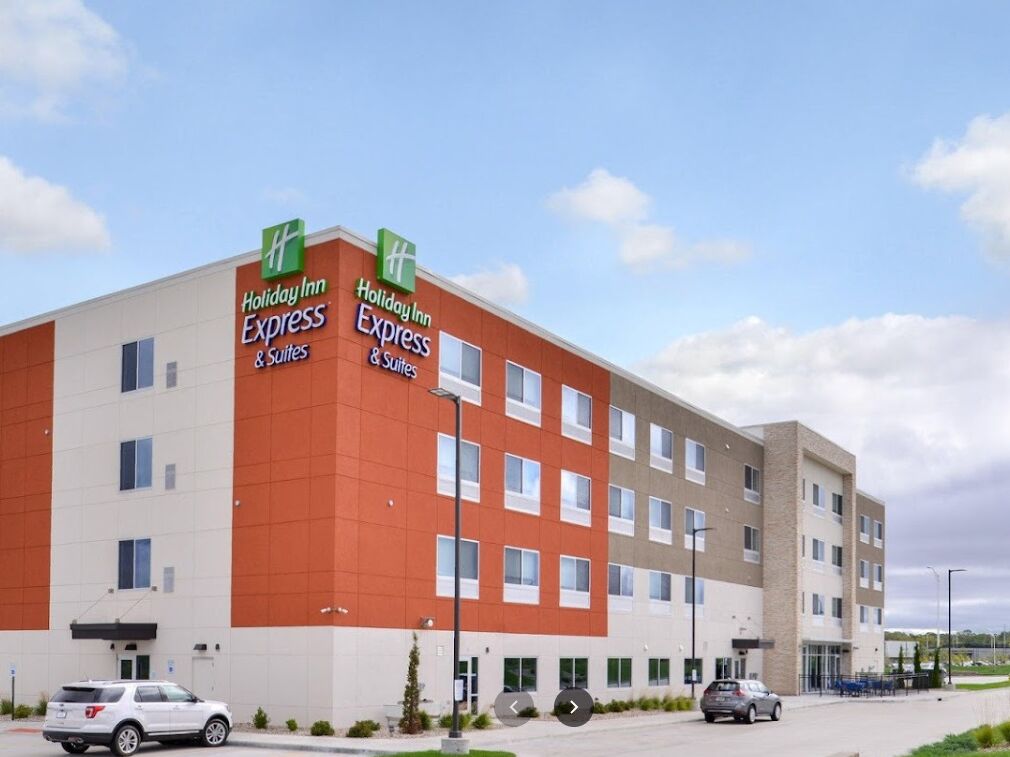 Picture of Holiday Inn Express & Suites Lee's Summit