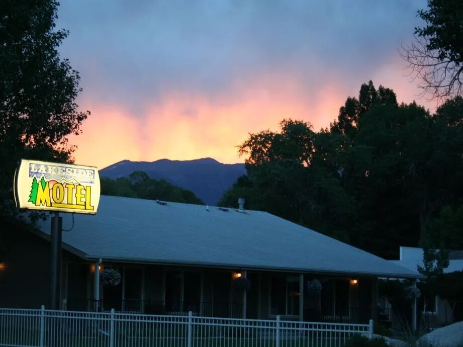 Picture of Lakeside Motel