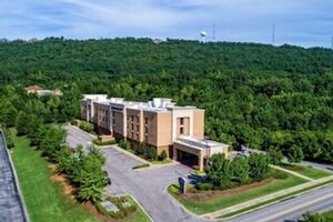 Picture of Hampton Inn & Suites Birmingham / 280 East Eagle Point