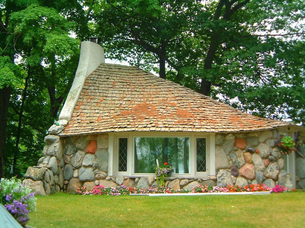 Picture of Earl Young Mushroom Houses