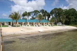 Picture of Lake Grassy Inn & Suites