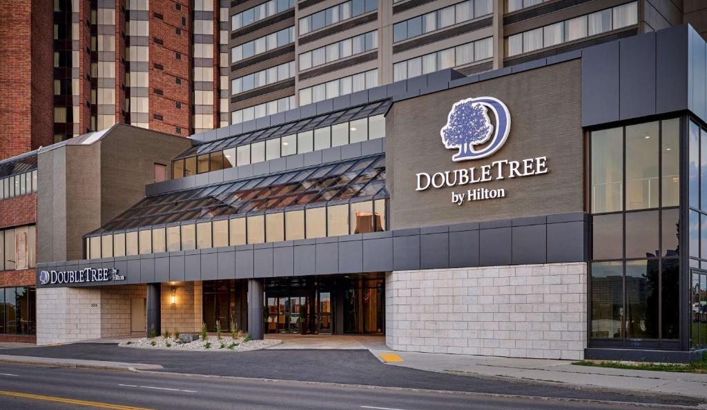 Picture of DoubleTree by Hilton Windsor Hotel and Suites