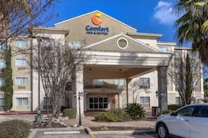 Picture of Comfort Inn & Suites Texas Hill Country