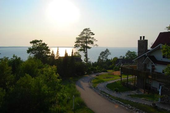 Picture of Sunset Condominiums