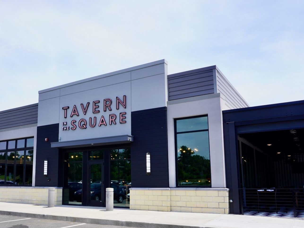 Picture of Tavern in The Square