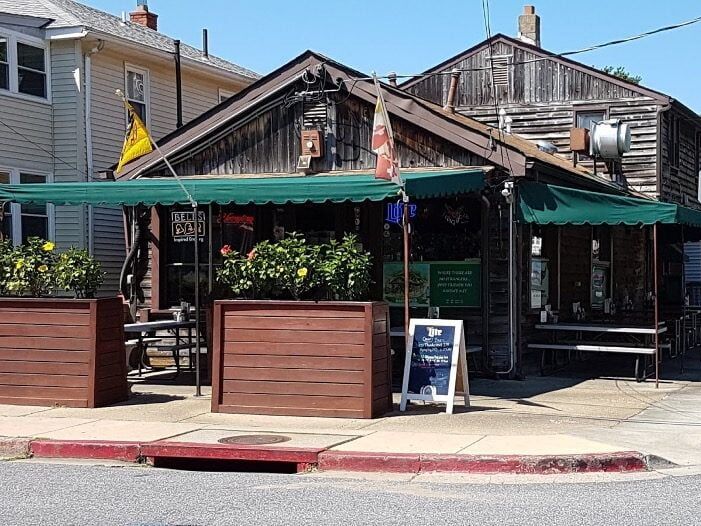 Picture of Davis' Pub