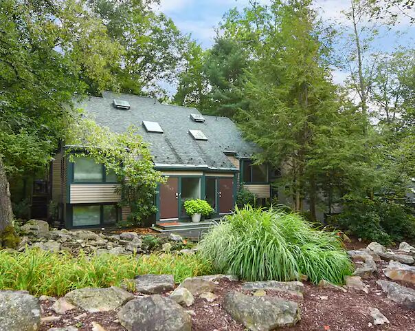 Picture of Woodlands Hideaway Cozy Retreat