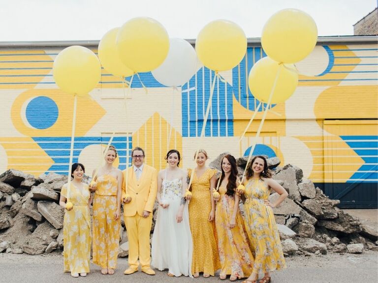 yellow balloon wedding bouquet alternative
