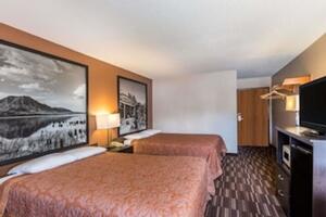 Picture of Super 8 by Wyndham Madison